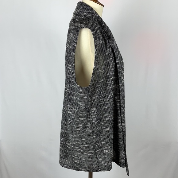 Van Heusen Black and White Open Front Sleeveless Knit Vest - Size Large - Picture 7 of 10